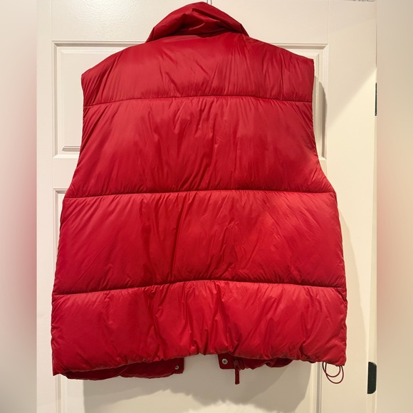 Abercrombie Women's Oversized Quilted Puffer Vest - Picture 3 of 8